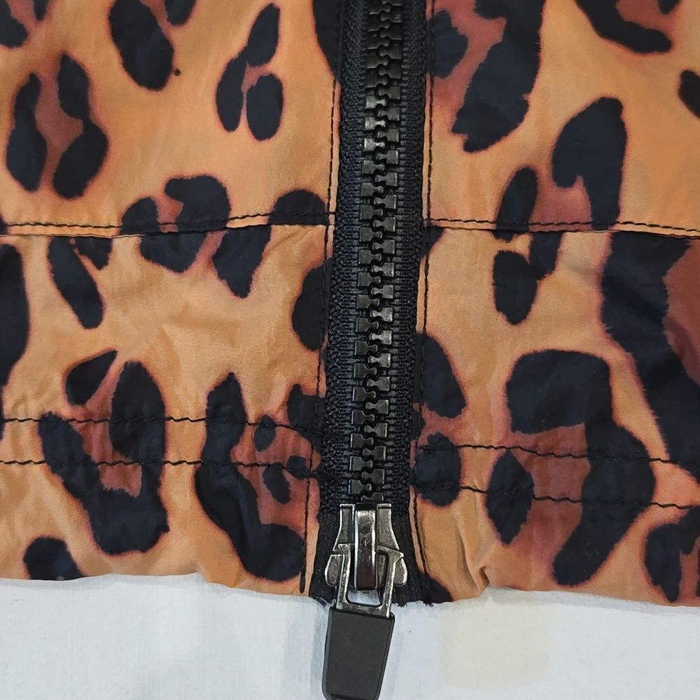 Fabletics Oversized Leopard Flyweight Windbreaker… - image 10